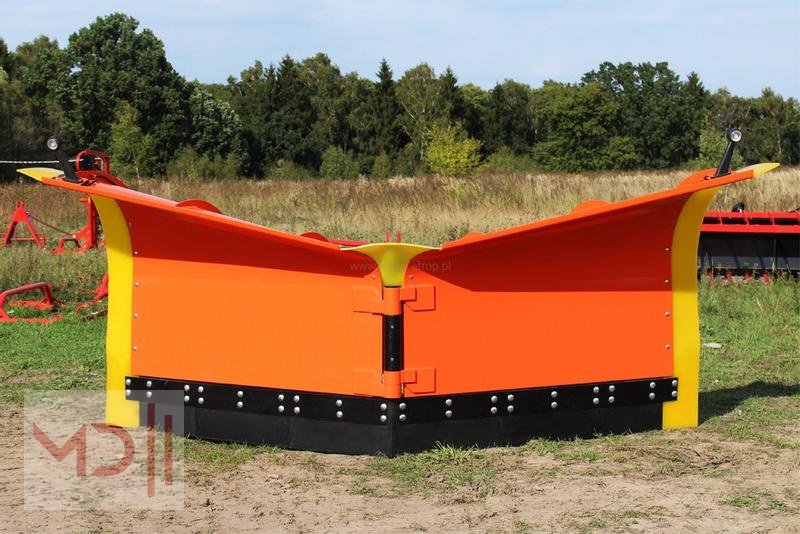 Schneepflug des Typs MD Landmaschinen Schneepflug V-Form Modell 2 | 2,4m - 3,3m, Neumaschine in Zeven (Bild 1)